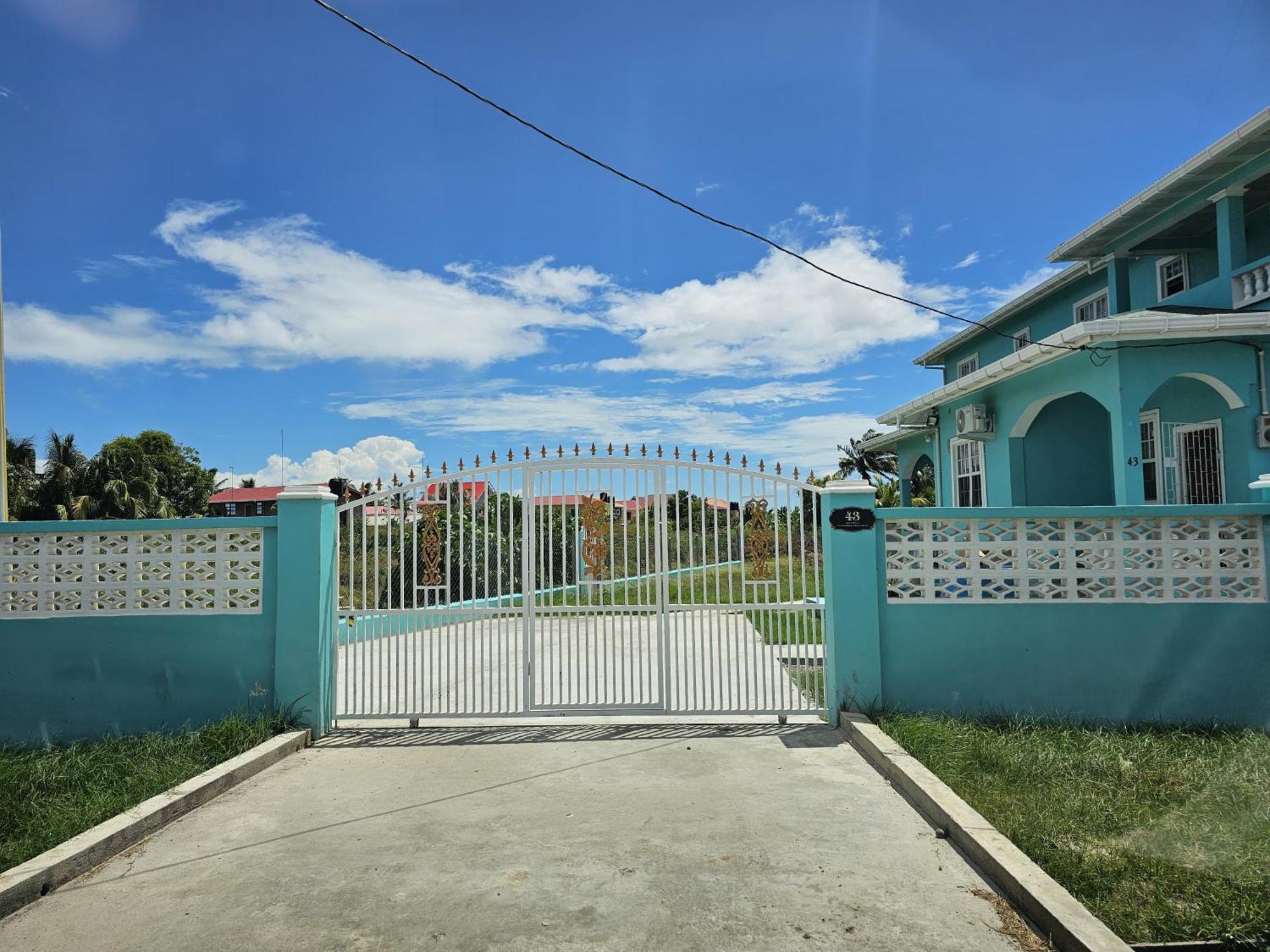 Blue Villa Apartment, East Coast Demerara Georgetown Extérieur photo